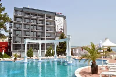 Platinum hotel and casino