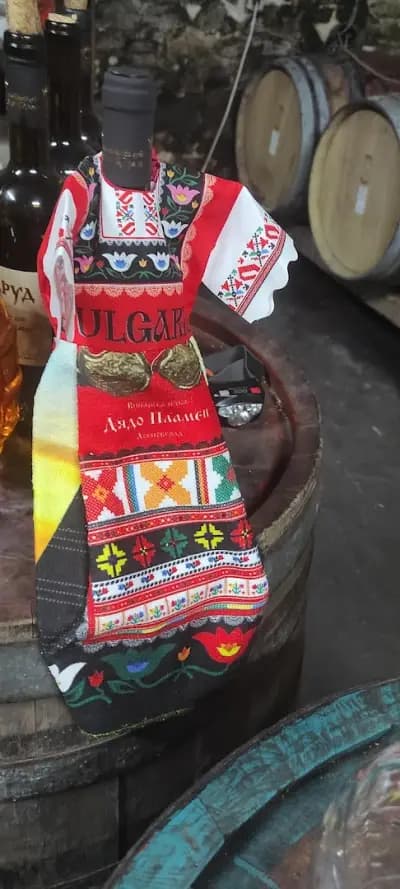 Винарска изба ДЯДО ПЛАМЕН