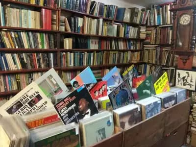 Антикварна книжарница Алба Букс