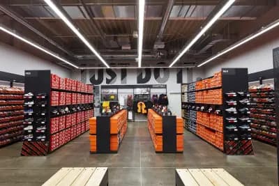 Nike Factory Store (Outlet)