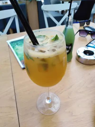 Noar Bar & Diner