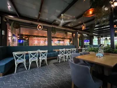 Noar Bar & Diner