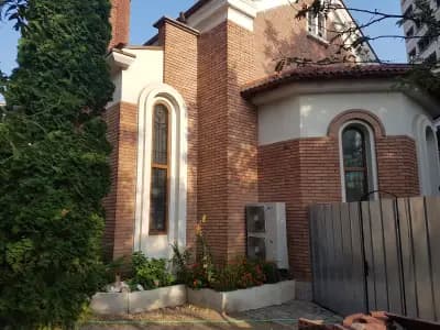 Храм „Св. Успение Богородично“