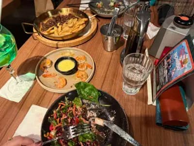 Happy Bar & Grill