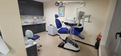 Д-р Велина Атанасова и Д-р Дияна Демирева Дентална практика "V&D dental"