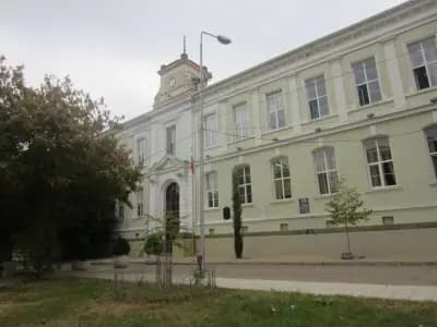 Профилирана природо-математическа гимназия „Добри Чинтулов“