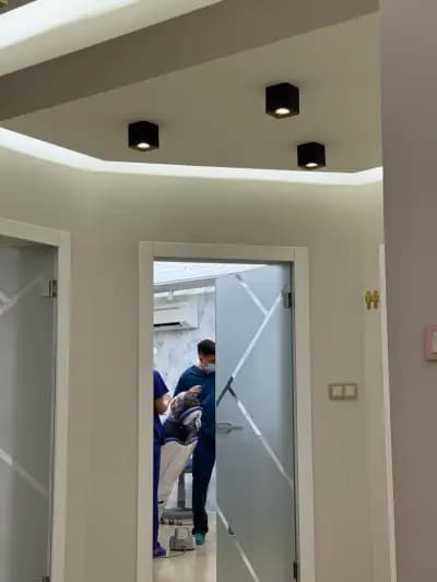 Дентален център „Д-р Даковски“