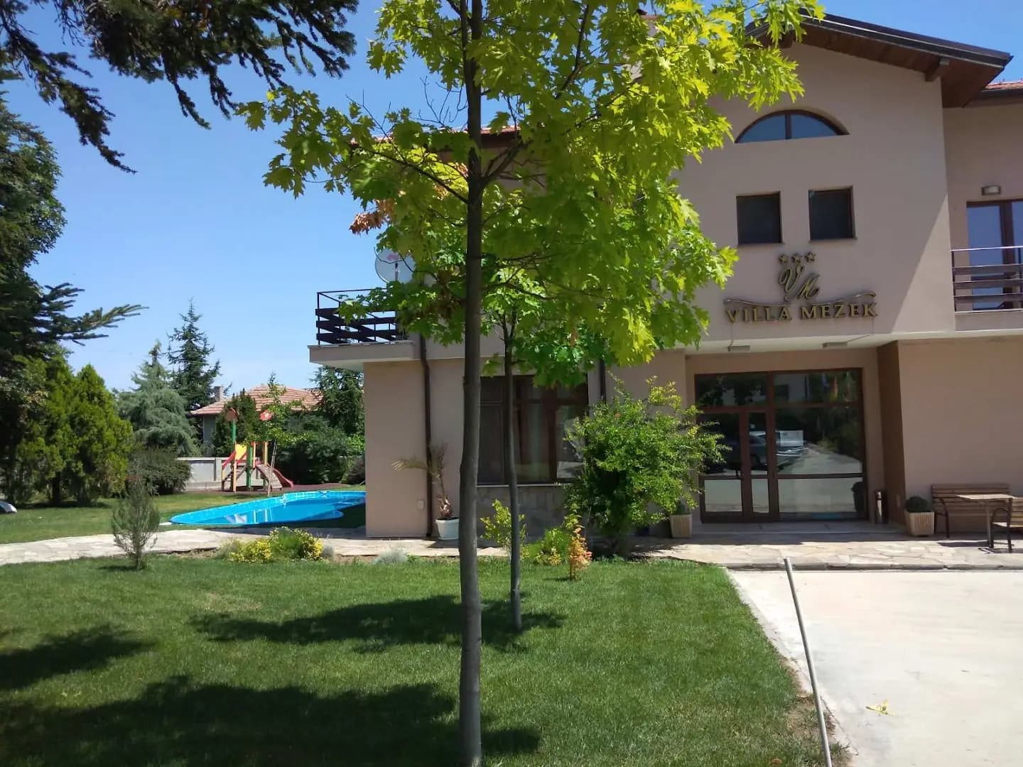 Villa Mezek