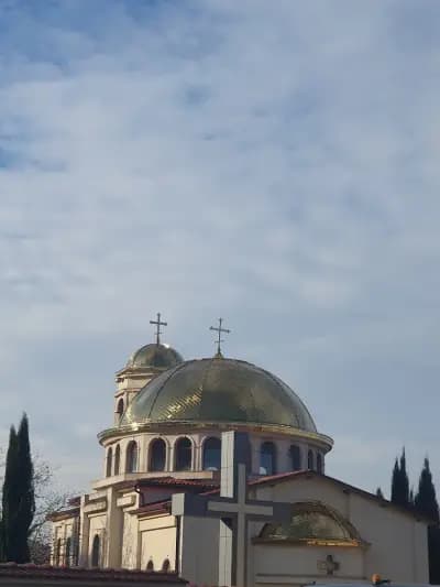 Храм „Свети Архангел Михаил“