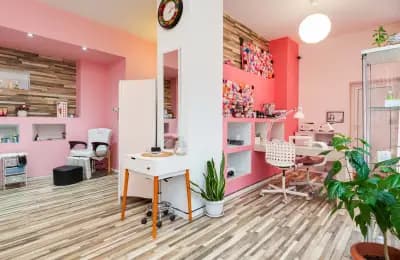Danchita Tan & Beauty Studio