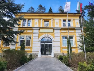 Специализирана болница за активно лечение на белодробни болести - Троян ЕООД