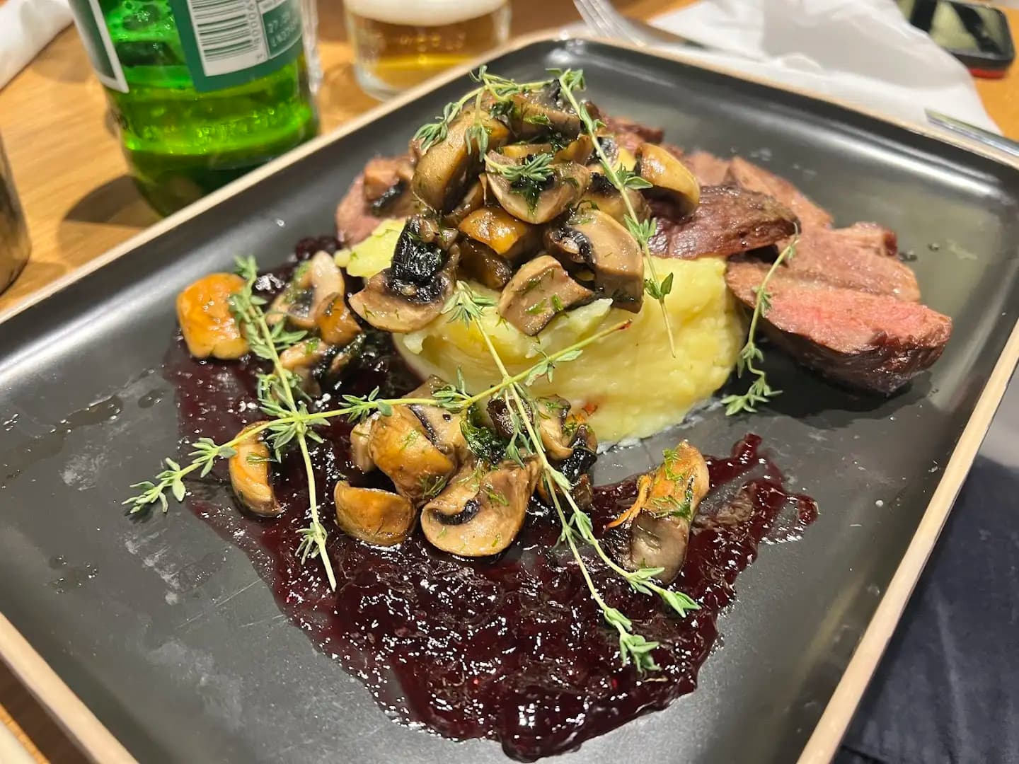 Frame Bar & Food