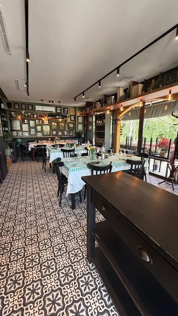 Италиански ресторант "La Casetta Ristorante"