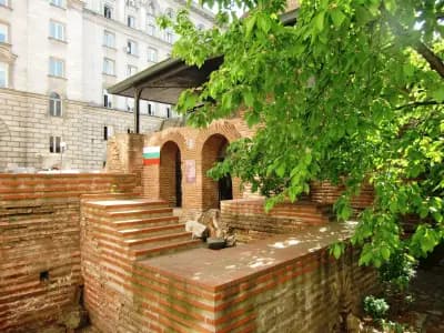 Средновековен храм „Света Петка Самарджийска“ (Гробът на Васил Левски)