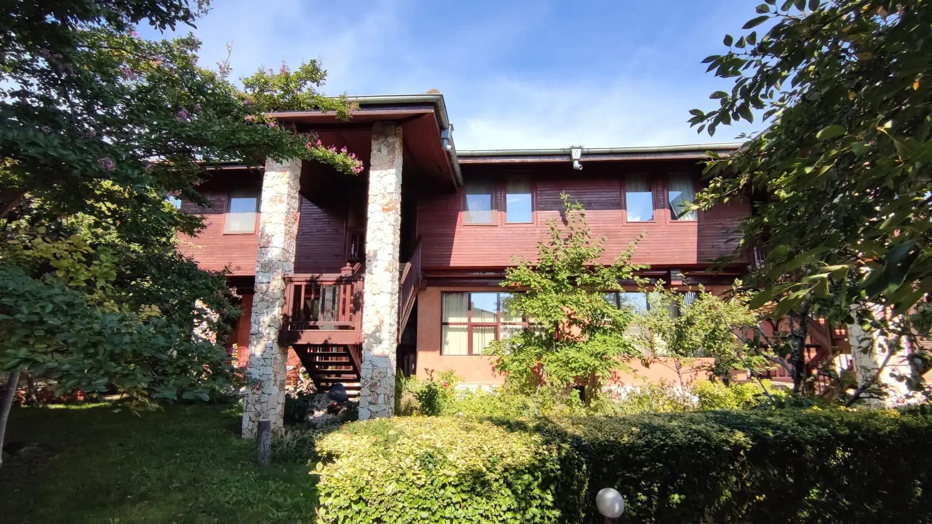 Villa Dallas Residence