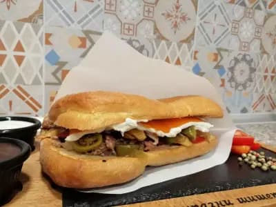 ХАПНИ ВКУСНИ САНДВИЧИ И БУРГЕРИ
