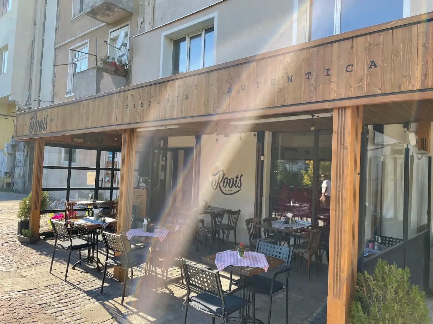 ROOTS est.1996 romantic pizzeria & social