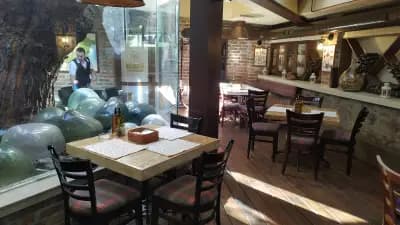 Uniqato Center - Hotel/Restaurant