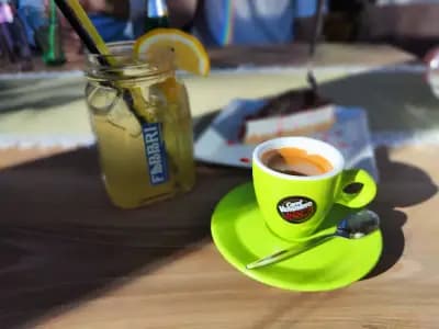 Bar Famous
