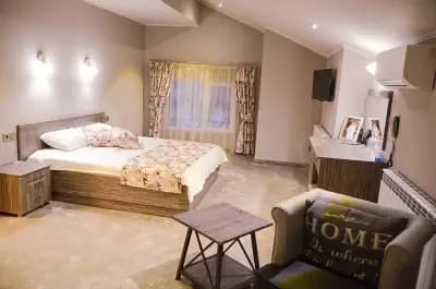 Hotel "London"