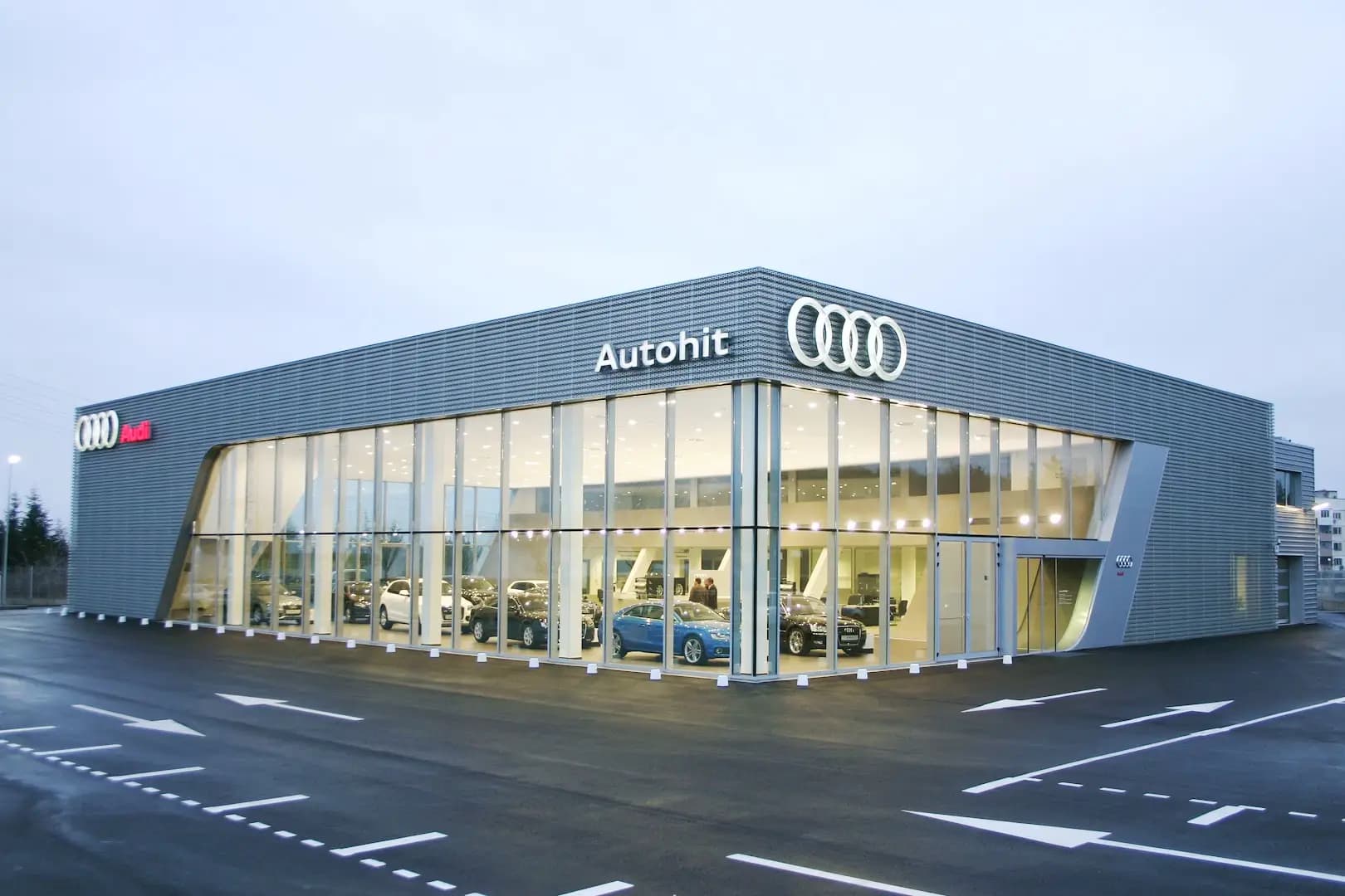 Ауди Шоурум Автохит 2000