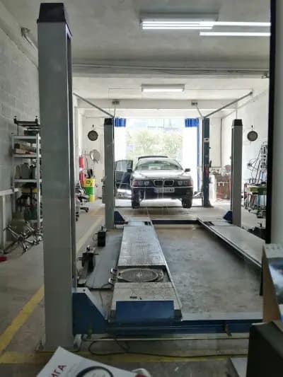 Автосервиз V12 Варна - Реглаж геометрия ходова част, ремонт, регулиране на фарове