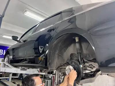 Автосервиз V12 Варна - Реглаж геометрия ходова част, ремонт, регулиране на фарове