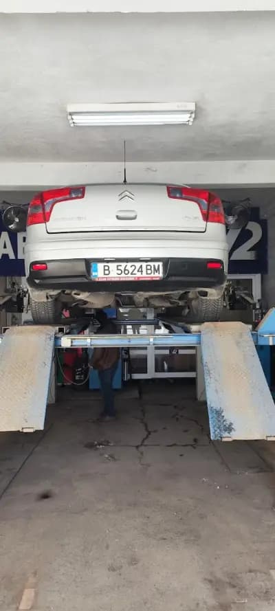 Автосервиз V12 Варна - Реглаж геометрия ходова част, ремонт, регулиране на фарове