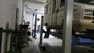 Автосервиз V12 Варна - Реглаж геометрия ходова част, ремонт, регулиране на фарове