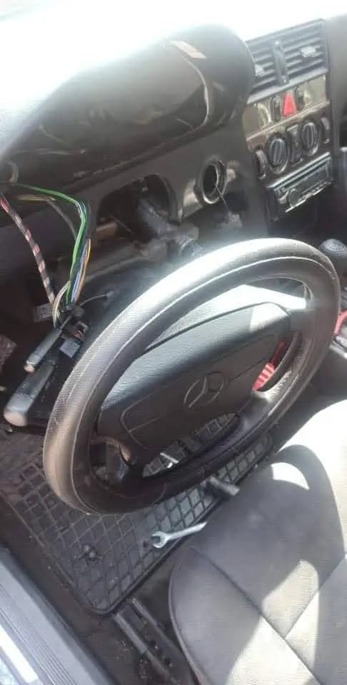 Ключар 24 часа аварийна ключарска помощ