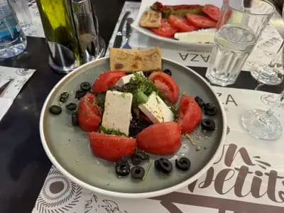 PLAZA Bar & Dinner