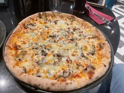Mr. Pizza - Paradise Center