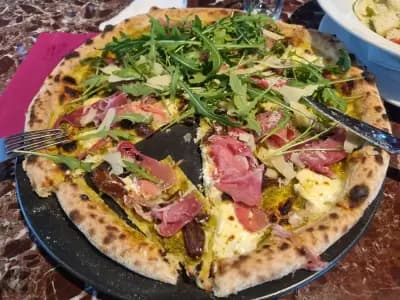 Mr. Pizza - Paradise Center