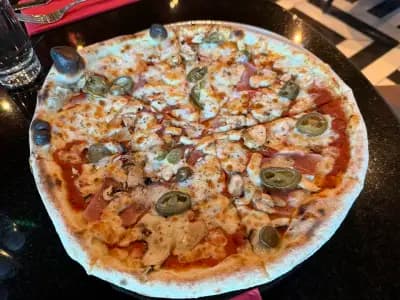 Mr. Pizza - Paradise Center