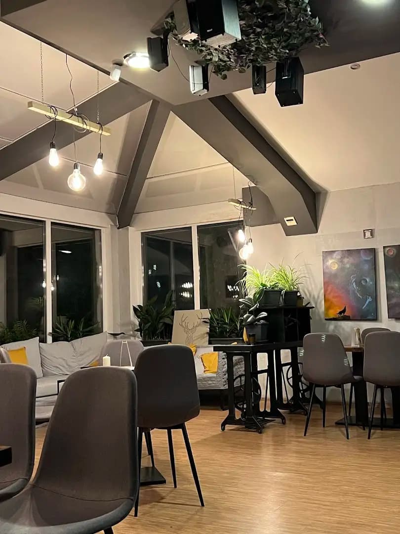 District Cafe & Bar