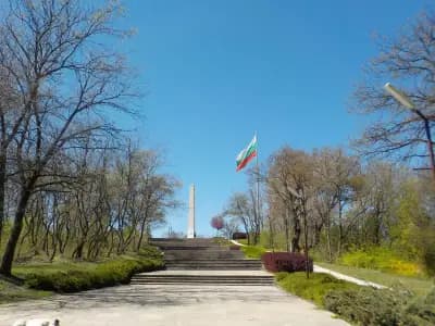 Монумент на "Света Богородица"