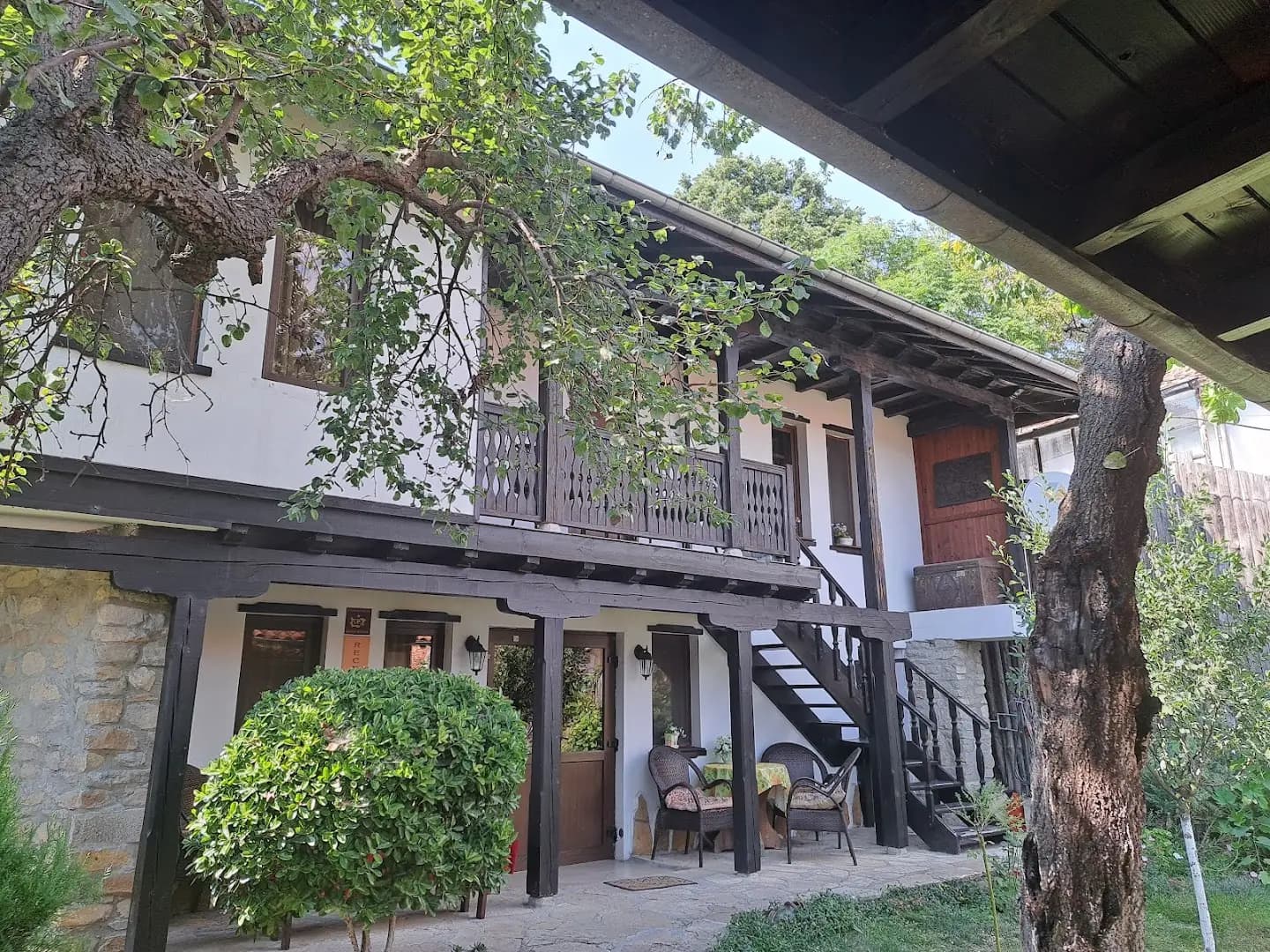 Guest Rooms Bela Neda