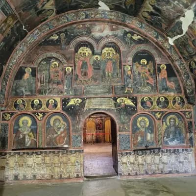 Храм „Свети Архангели Михаил и Гавраил“