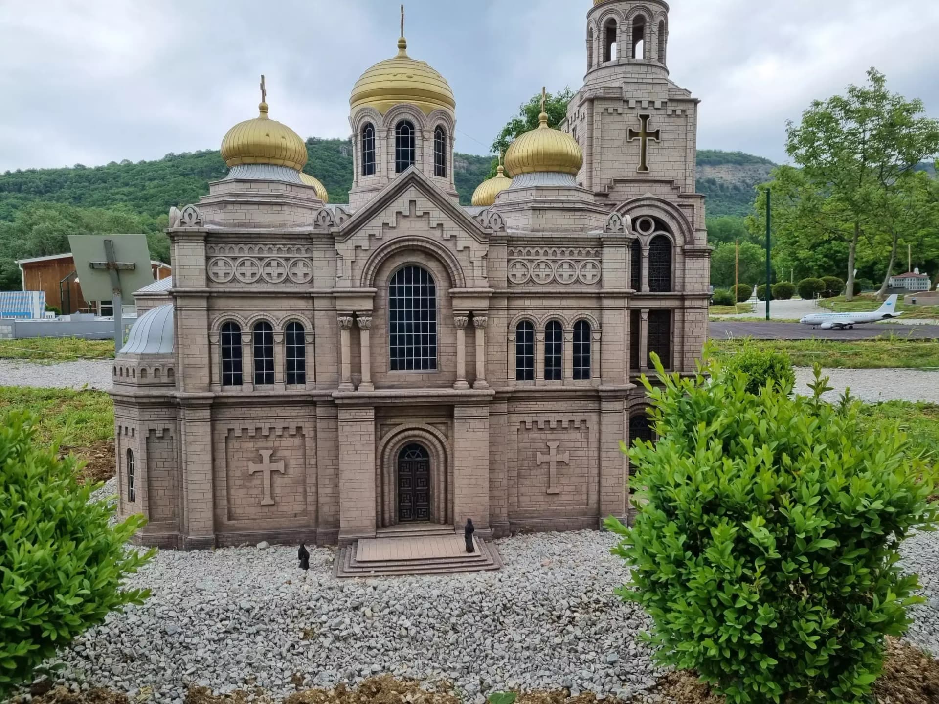 Парк Мини България