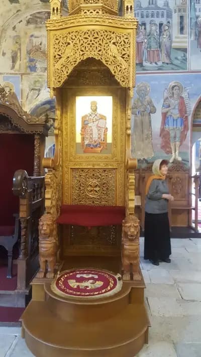 Храм „Успение на Света Богородица – Златна Ябълка“