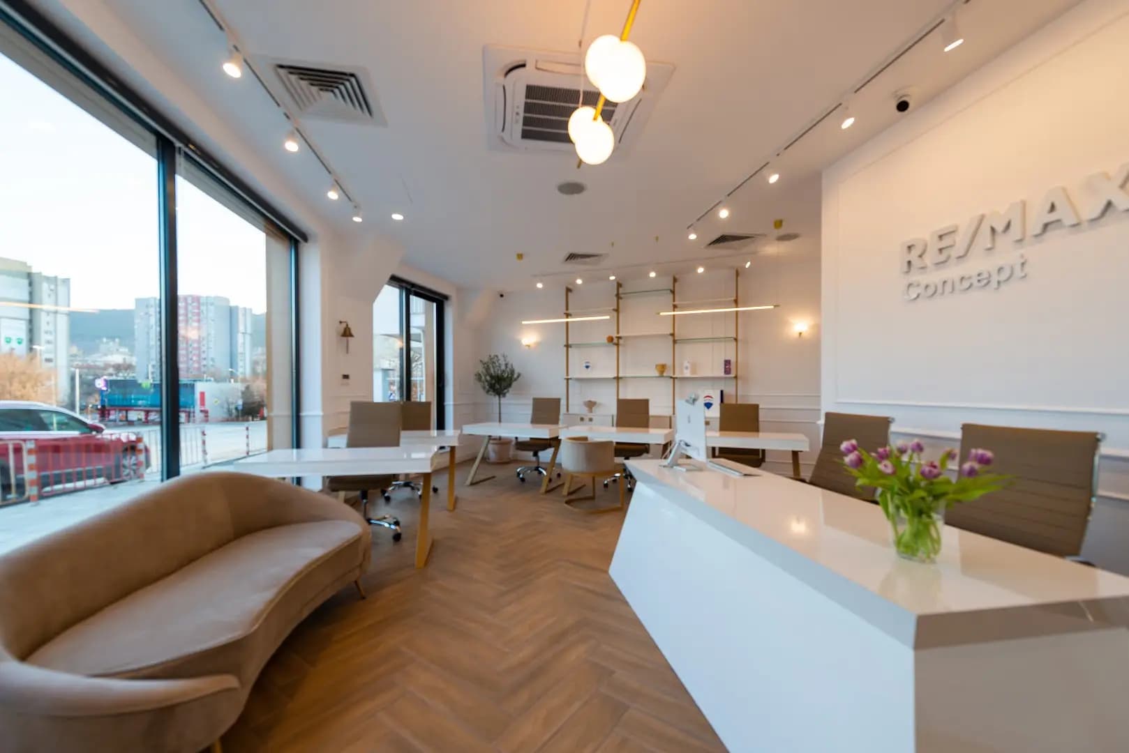 Remax Concept - Недвижими имоти Шумен
