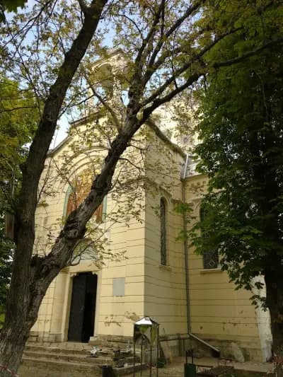 Храм-паметник "Св. св. Кирил и Методий"