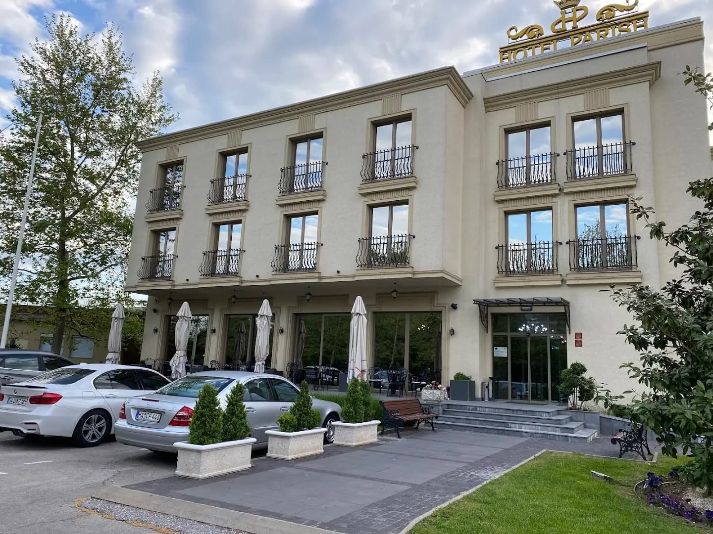 Хотел Париш