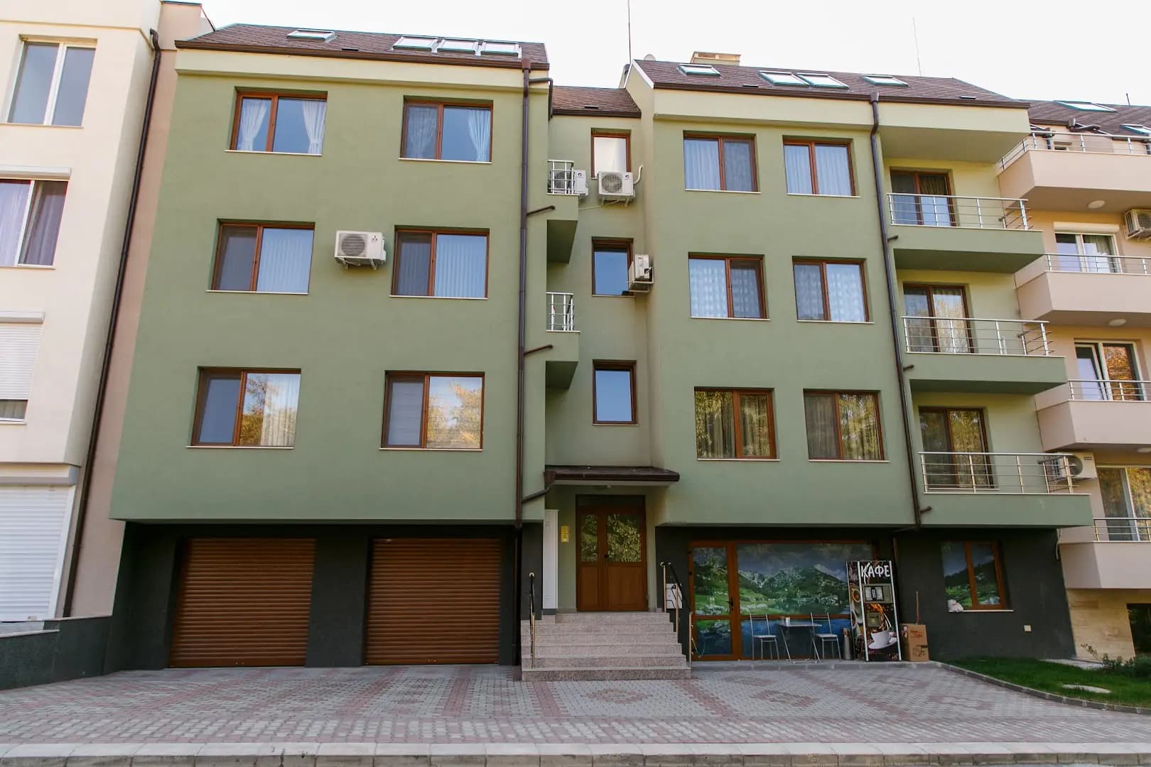Rebus Apartments