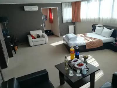 Riverside Family Hotel
