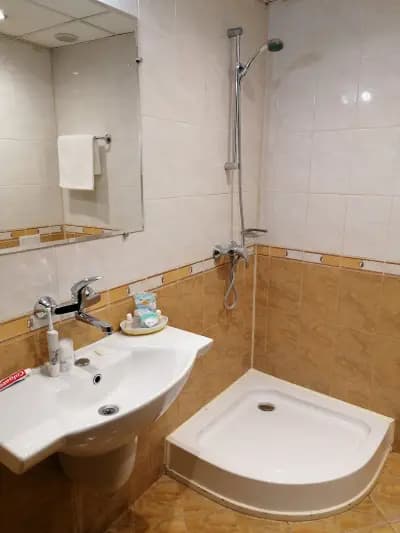 Riverside Family Hotel
