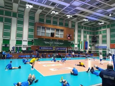 Общински плувен комплекс
