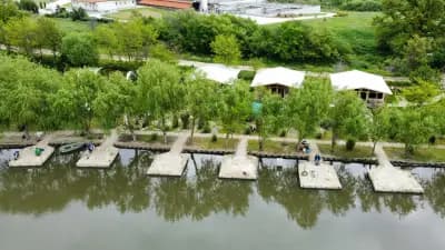 Къмпинг ВОДЕН СВЯТ - риболов и почивка на бунгала