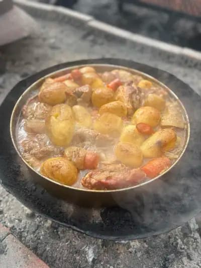 Кафана Гладни вук, сръбска скара