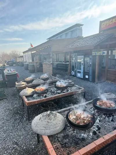 Кафана Гладни вук, сръбска скара